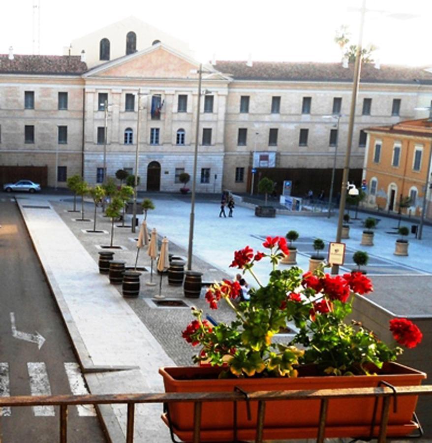 B&B Le Finestre Su Via Cavour Sassari Zewnętrze zdjęcie