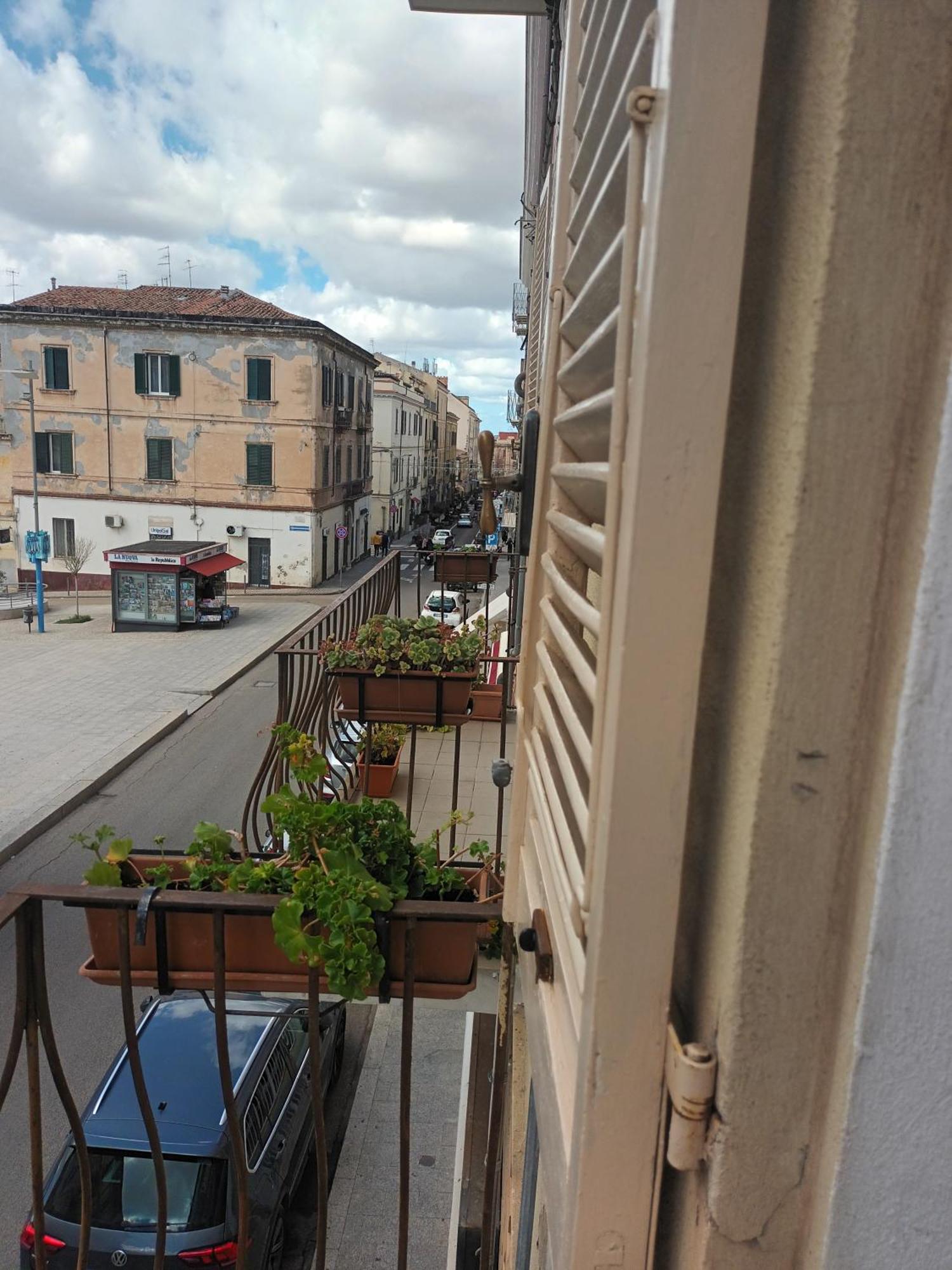 B&B Le Finestre Su Via Cavour Sassari Zewnętrze zdjęcie
