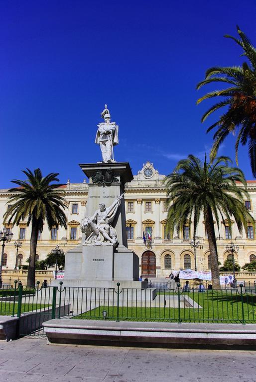 B&B Le Finestre Su Via Cavour Sassari Zewnętrze zdjęcie