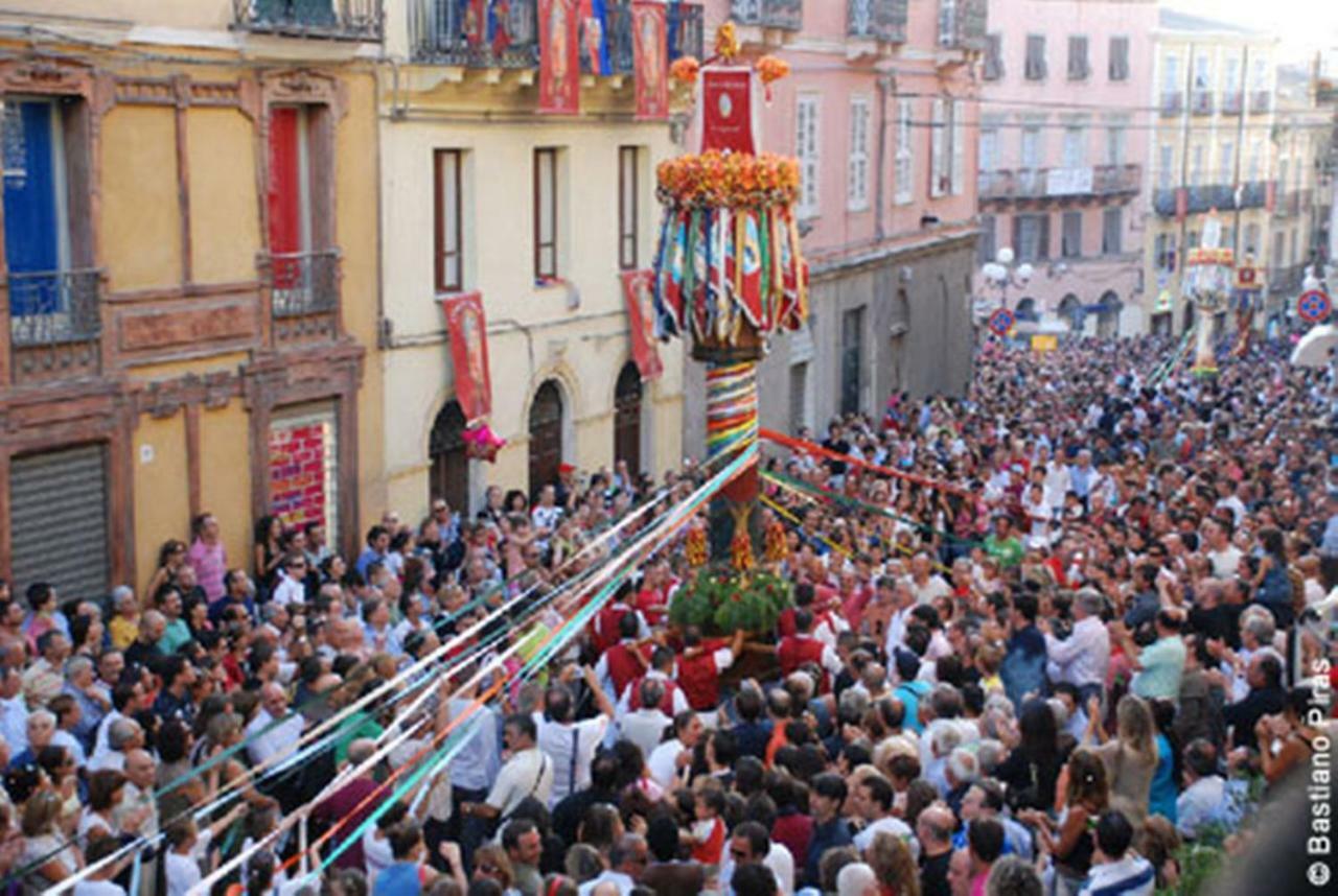 B&B Le Finestre Su Via Cavour Sassari Zewnętrze zdjęcie